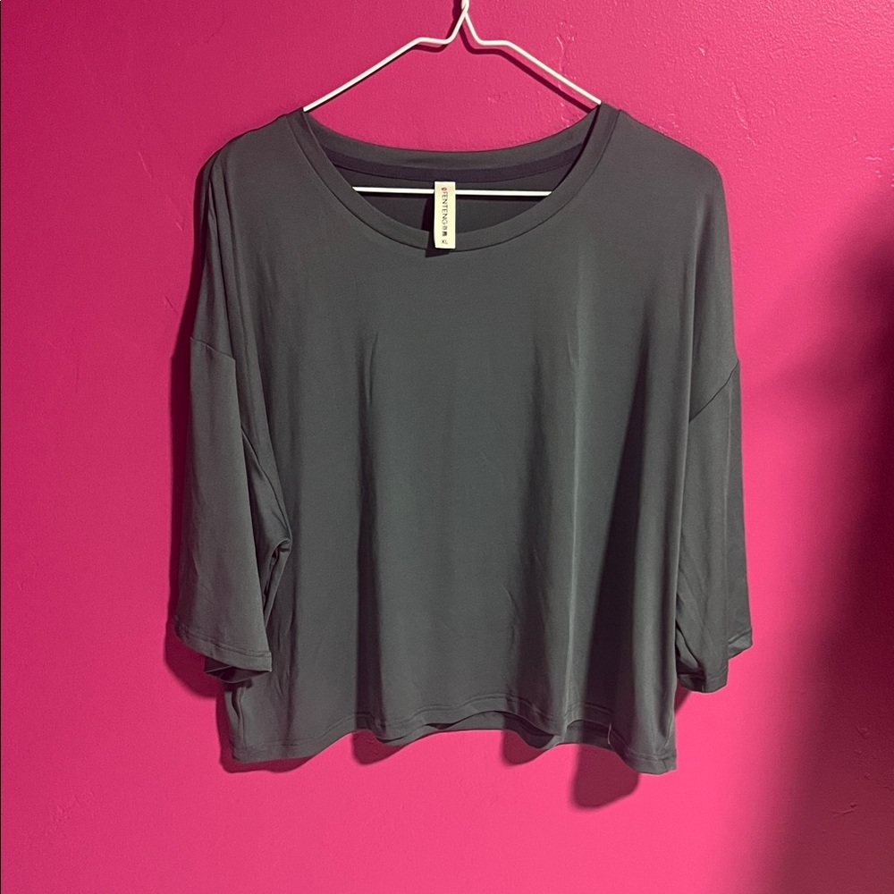 Charcoal Gray Women's Short Sleeve Top